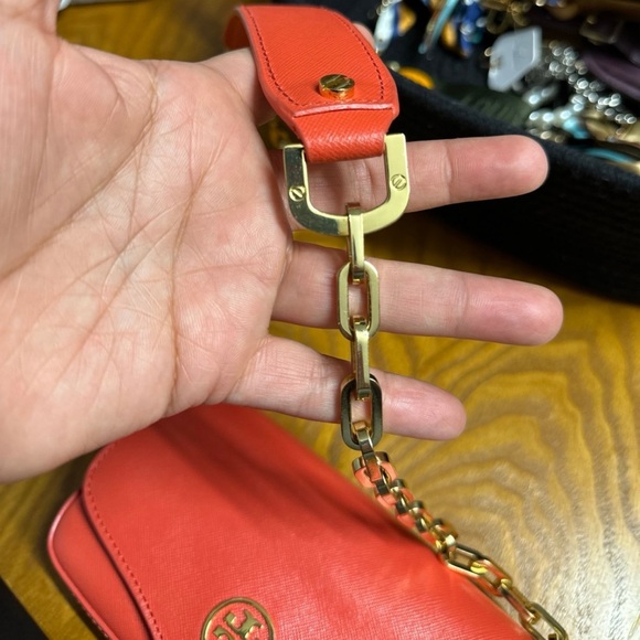 Authentic Tory Burch clutch /crossbody - Picture 8 of 10